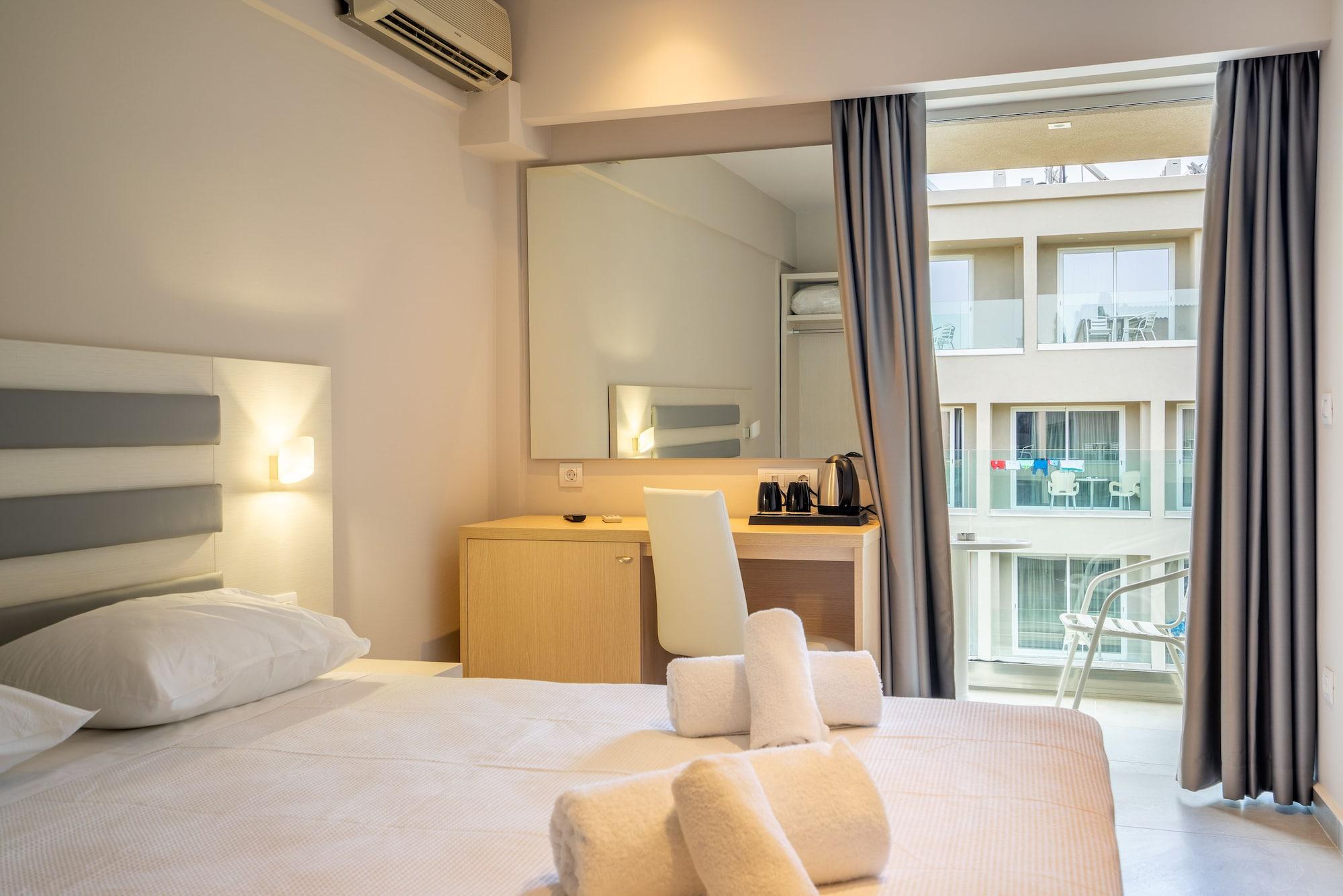Cnic Gemini Hotel Mesongí エクステリア 写真