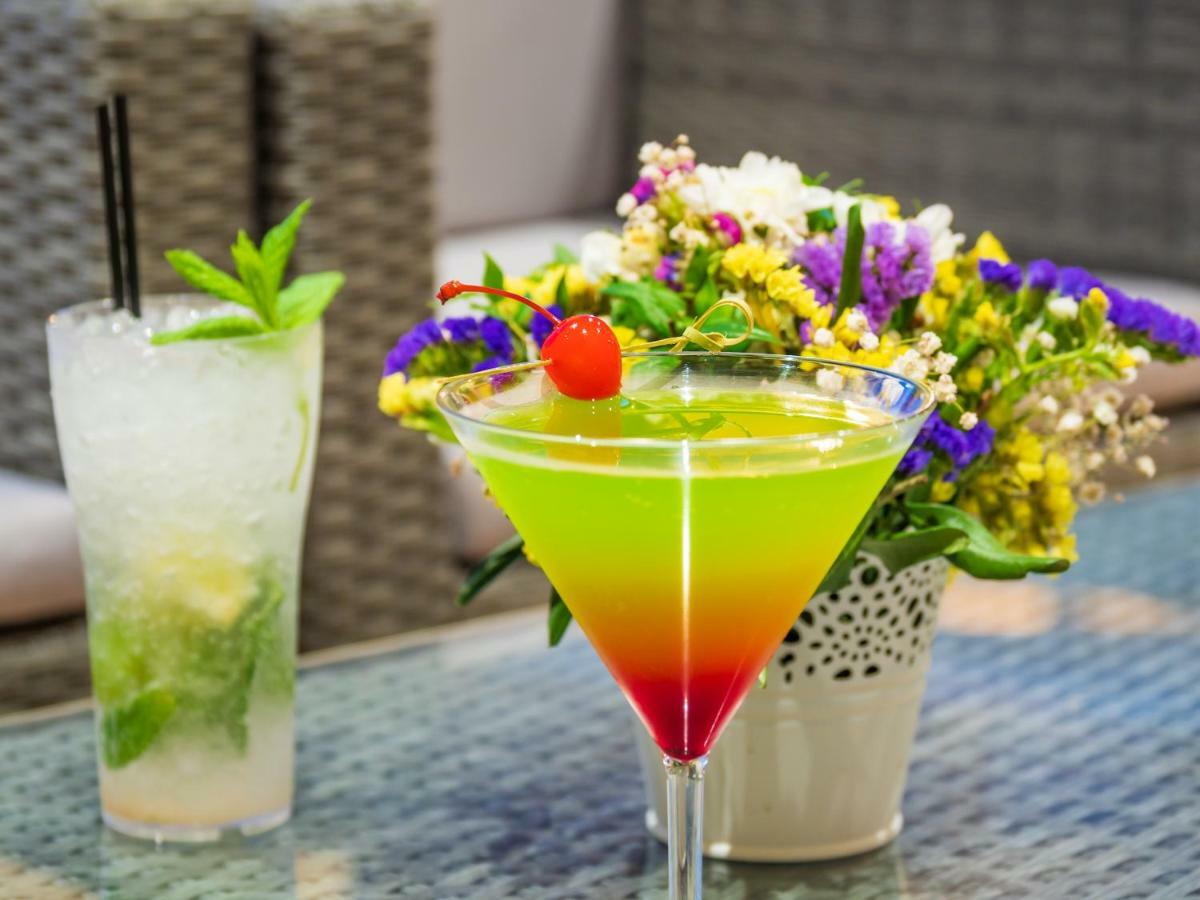 Cnic Gemini Hotel Mesongí エクステリア 写真