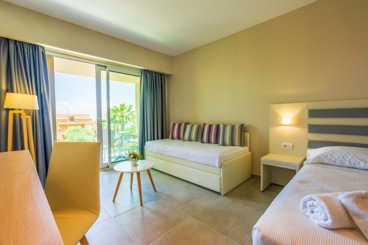 Cnic Gemini Hotel Mesongí エクステリア 写真