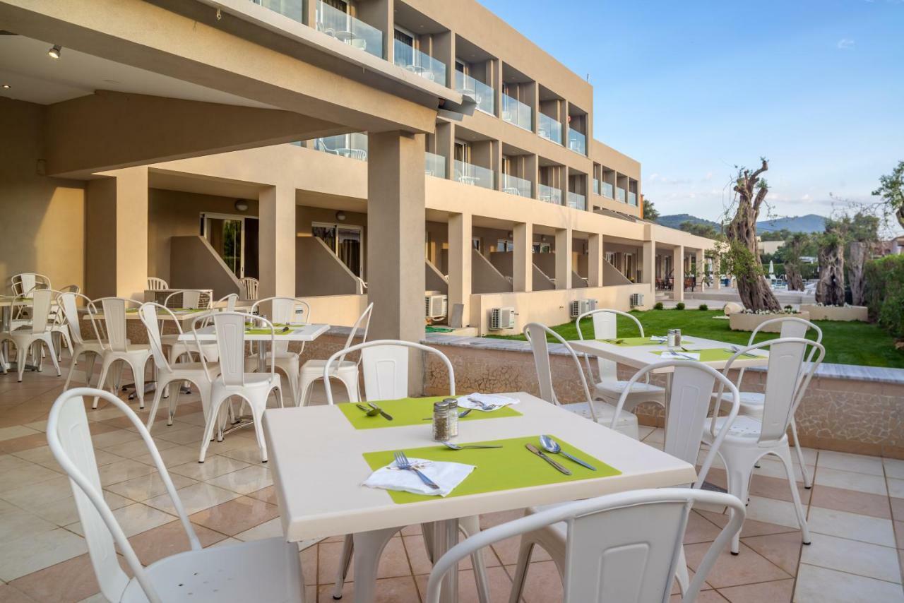 Cnic Gemini Hotel Mesongí エクステリア 写真
